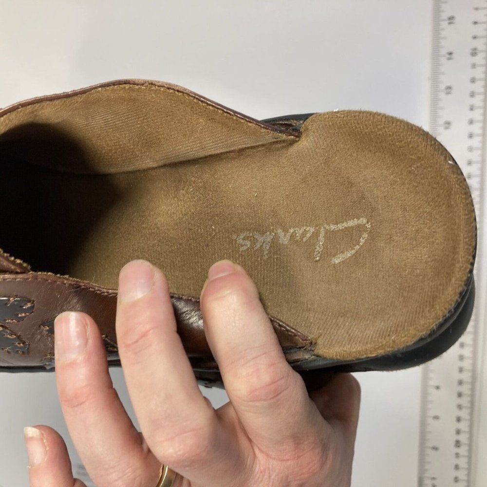 Womens Brown Clarks Slip On Sandals Clogs Size 8 Floral Pattern - Picture 9 of 10